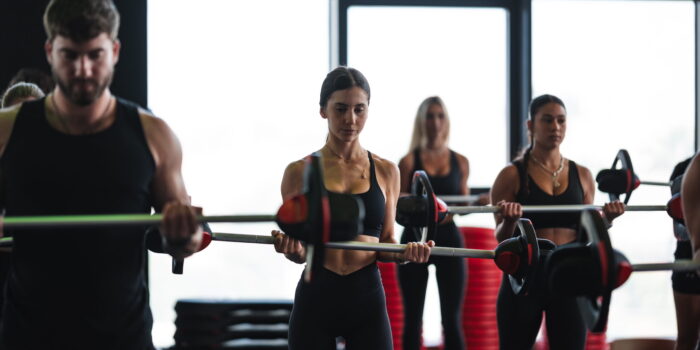 תמונה מתוך אימון LesMills בסטודיו המרכזי במועדון הכושר Friends בנתניה